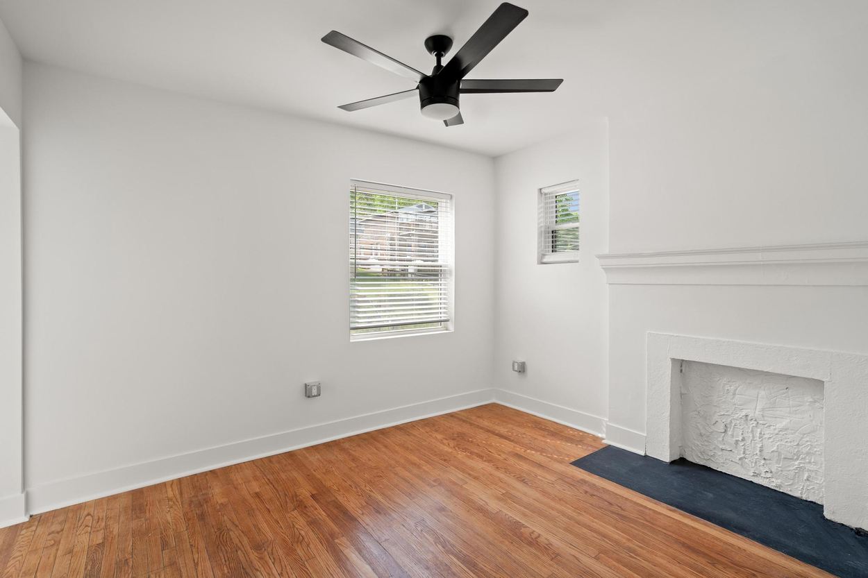 217 W 13th St