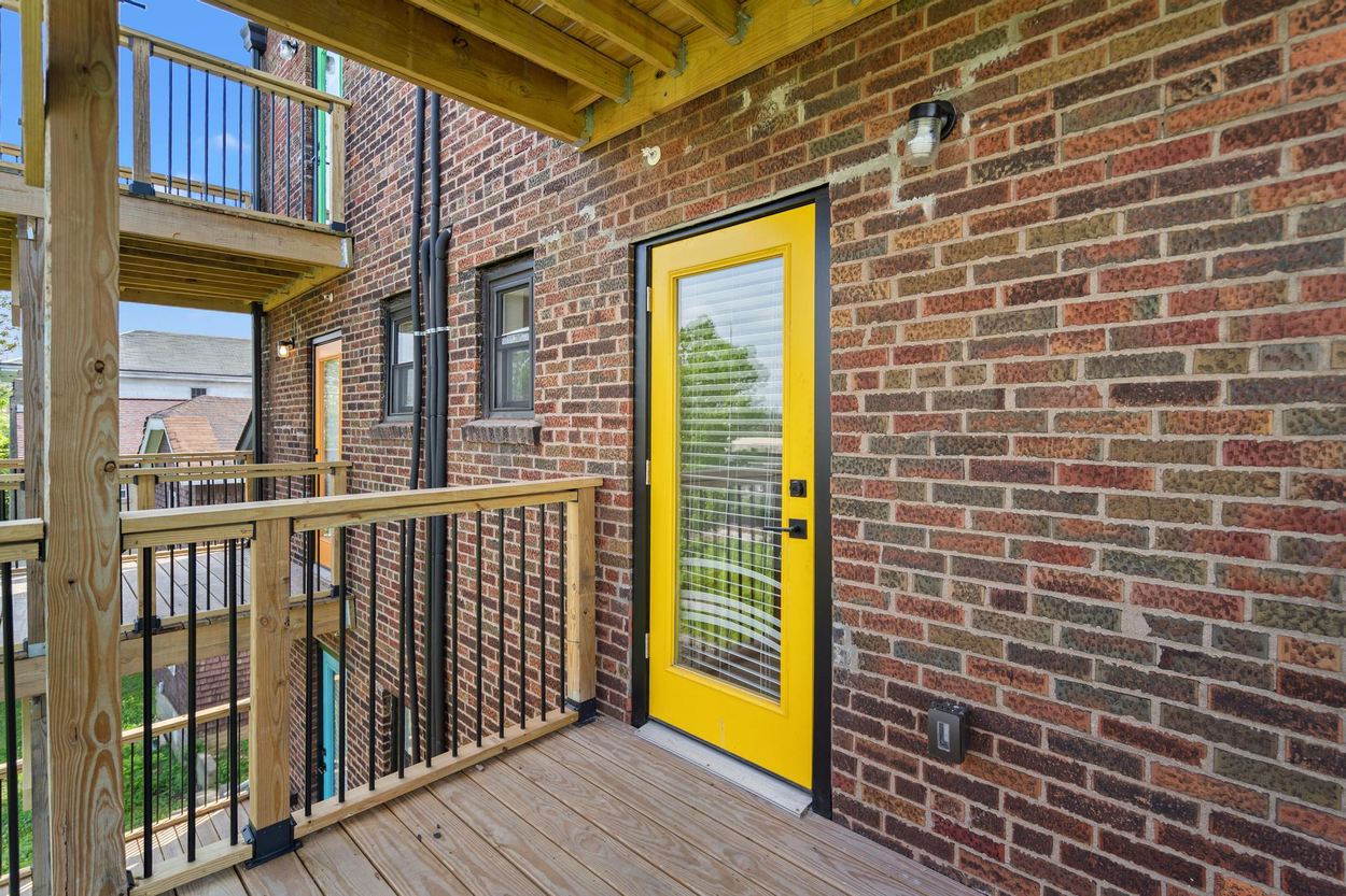 217 W 13th St