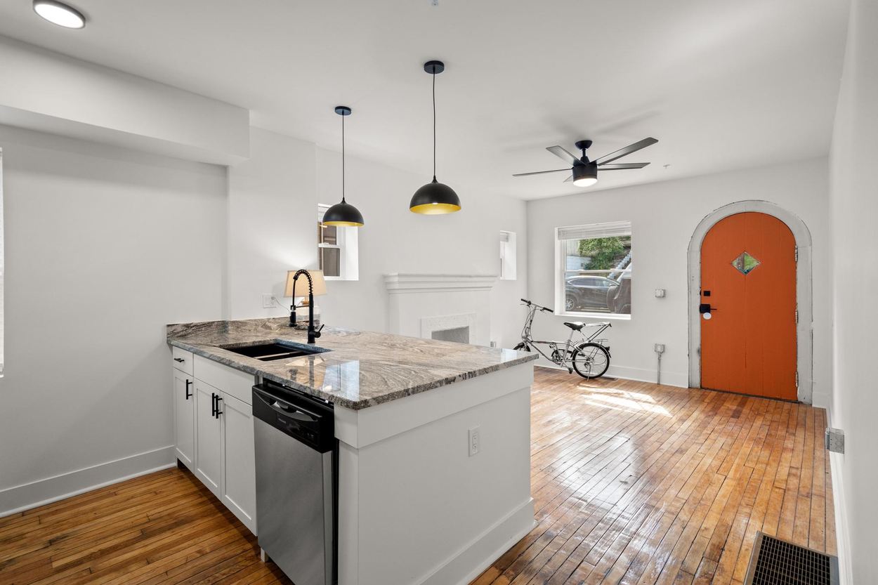 217 W 13th St